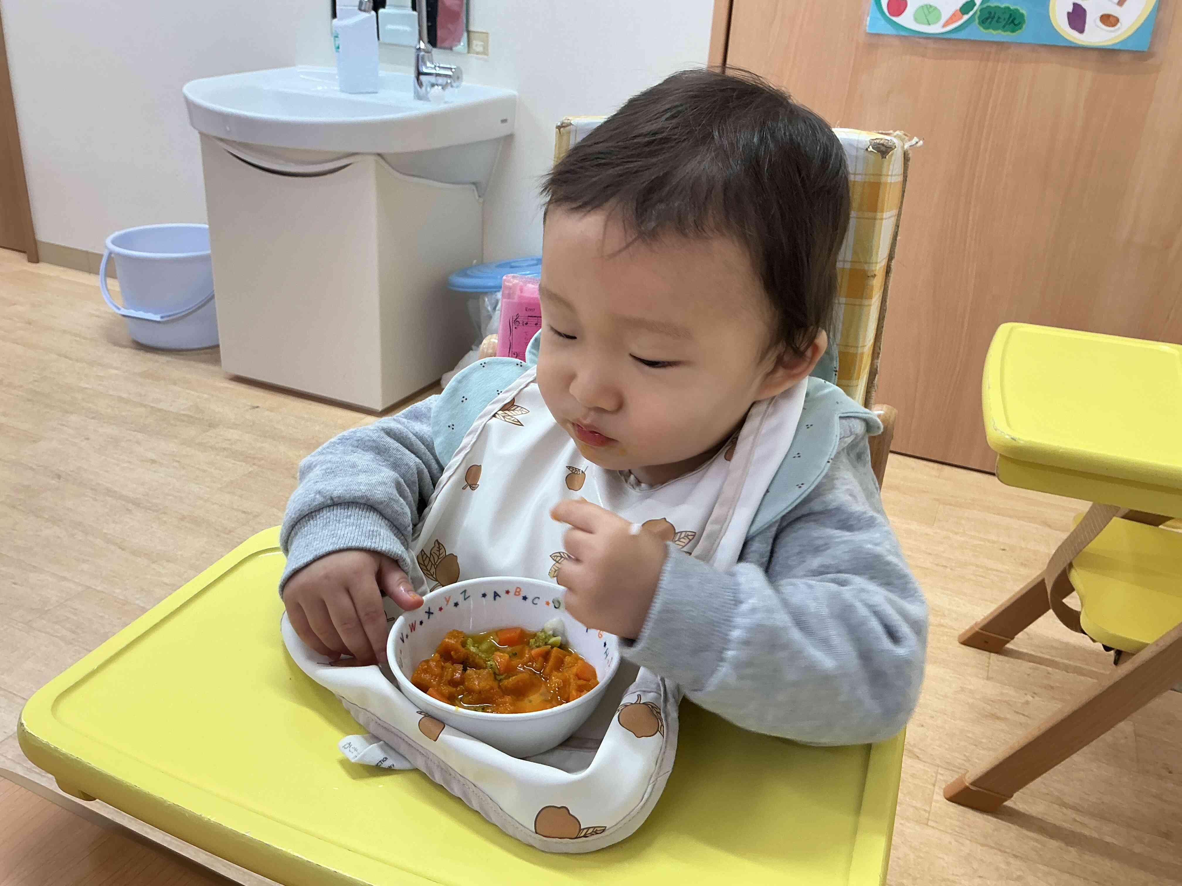 僕は手づかみで食べるよ