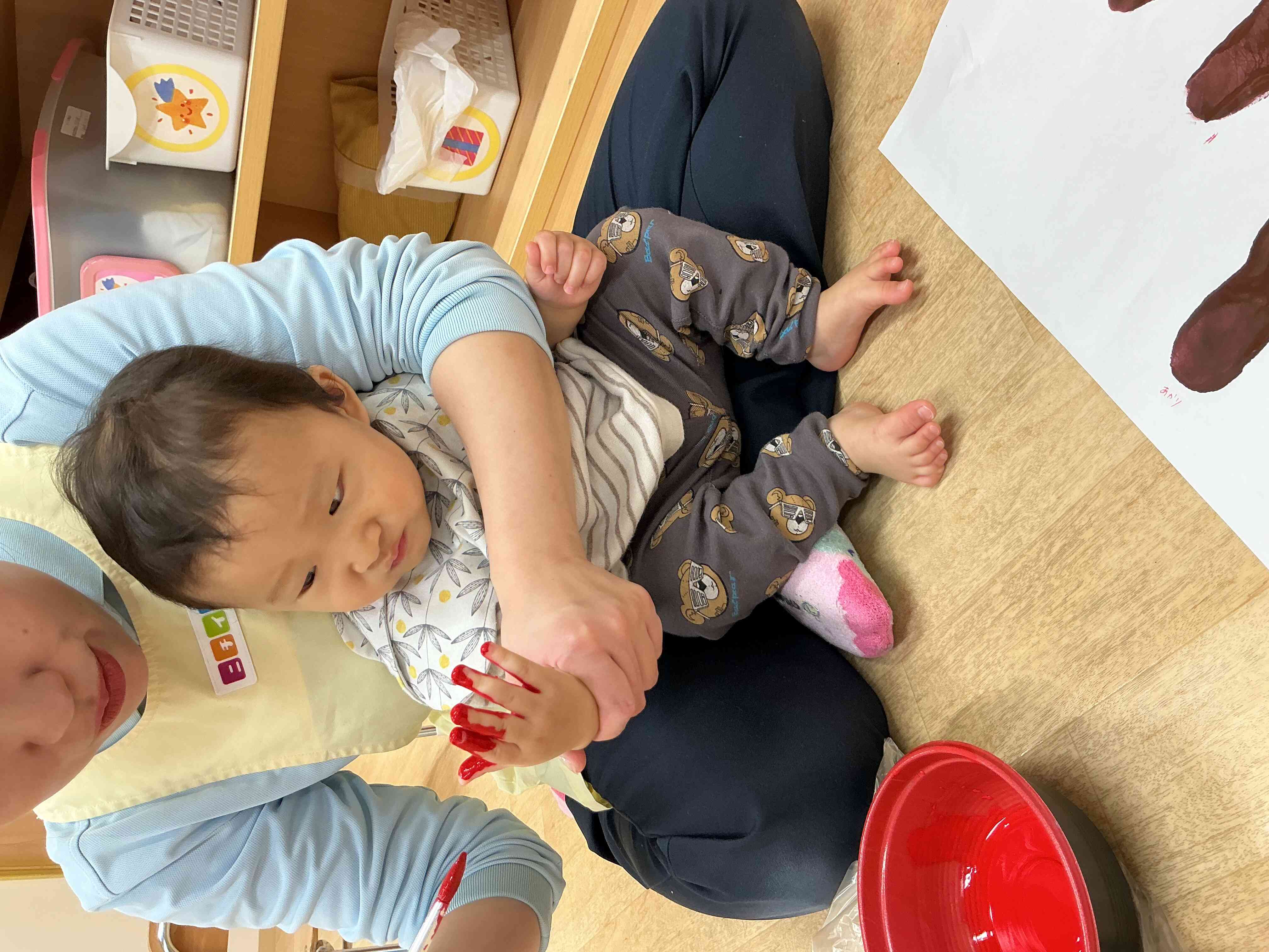 おてては、赤色だよ！