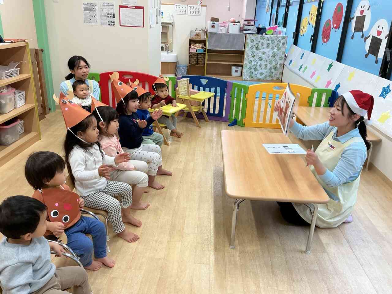 あわてんぼうのサンタクロースのスケッチブックシアターを見てお歌もうたったよ♪