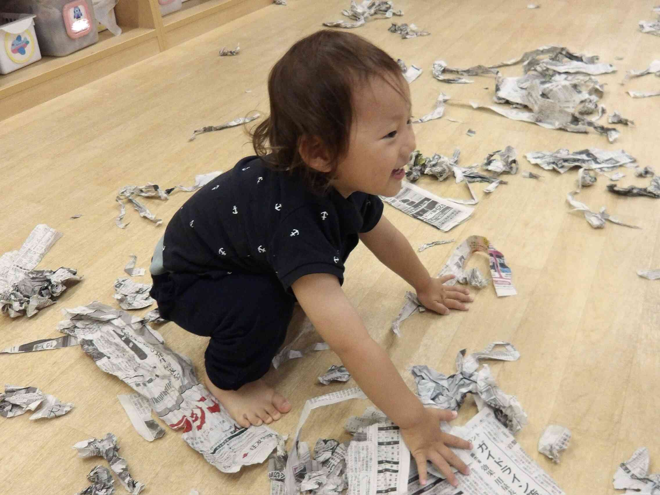 新聞紙いっぱい集めるぞ〜!