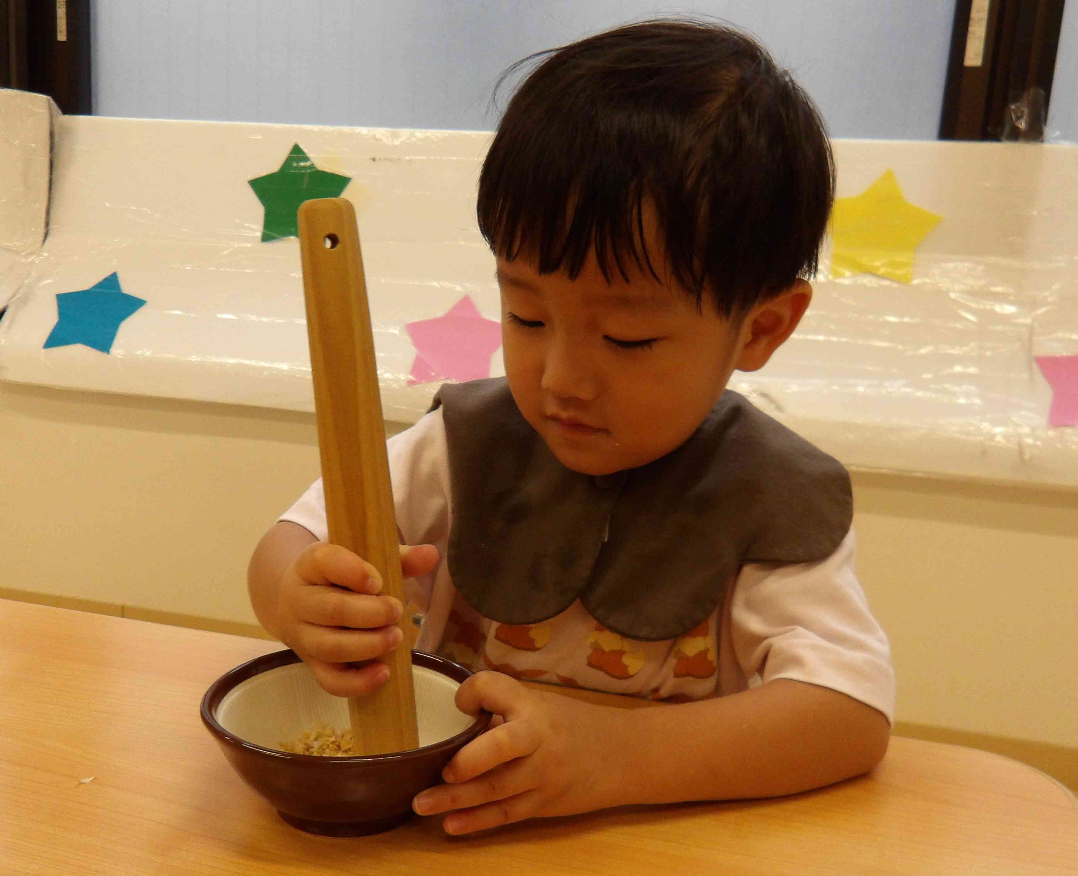 ９月の食育～きなこ作り～