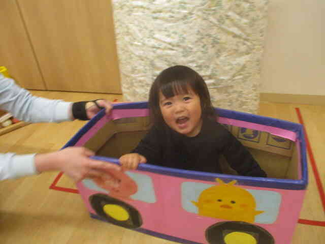 夕方のお部屋遊びです