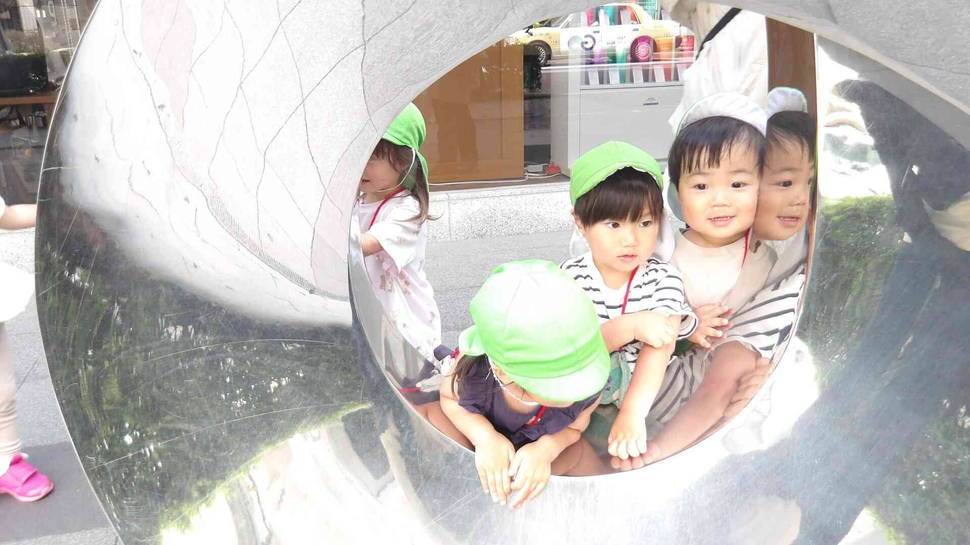 2歳児クラスさん、お散歩です
