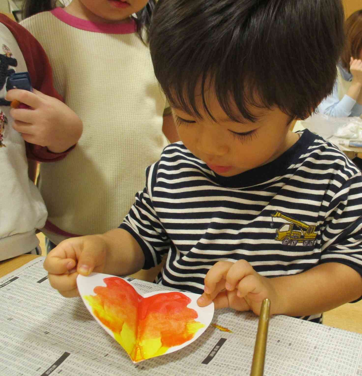 デカルコマニーって何だろう?