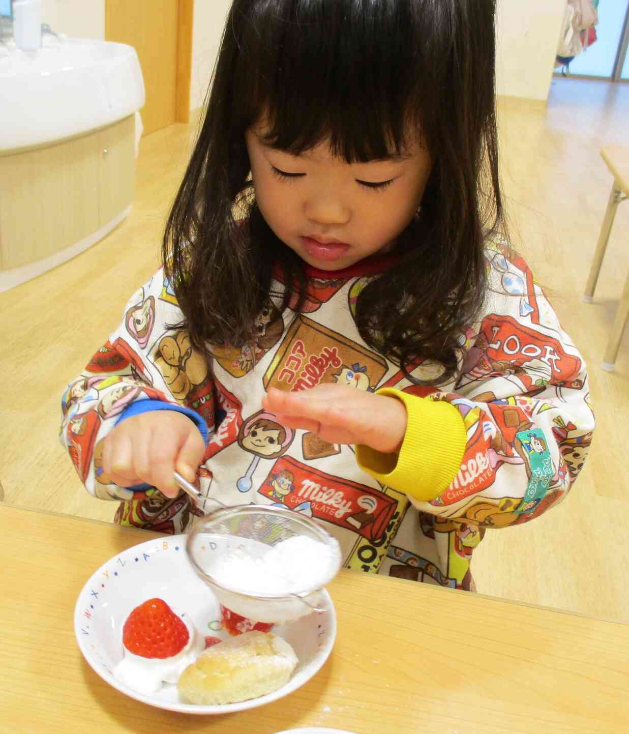 粉糖の雪を降らせました