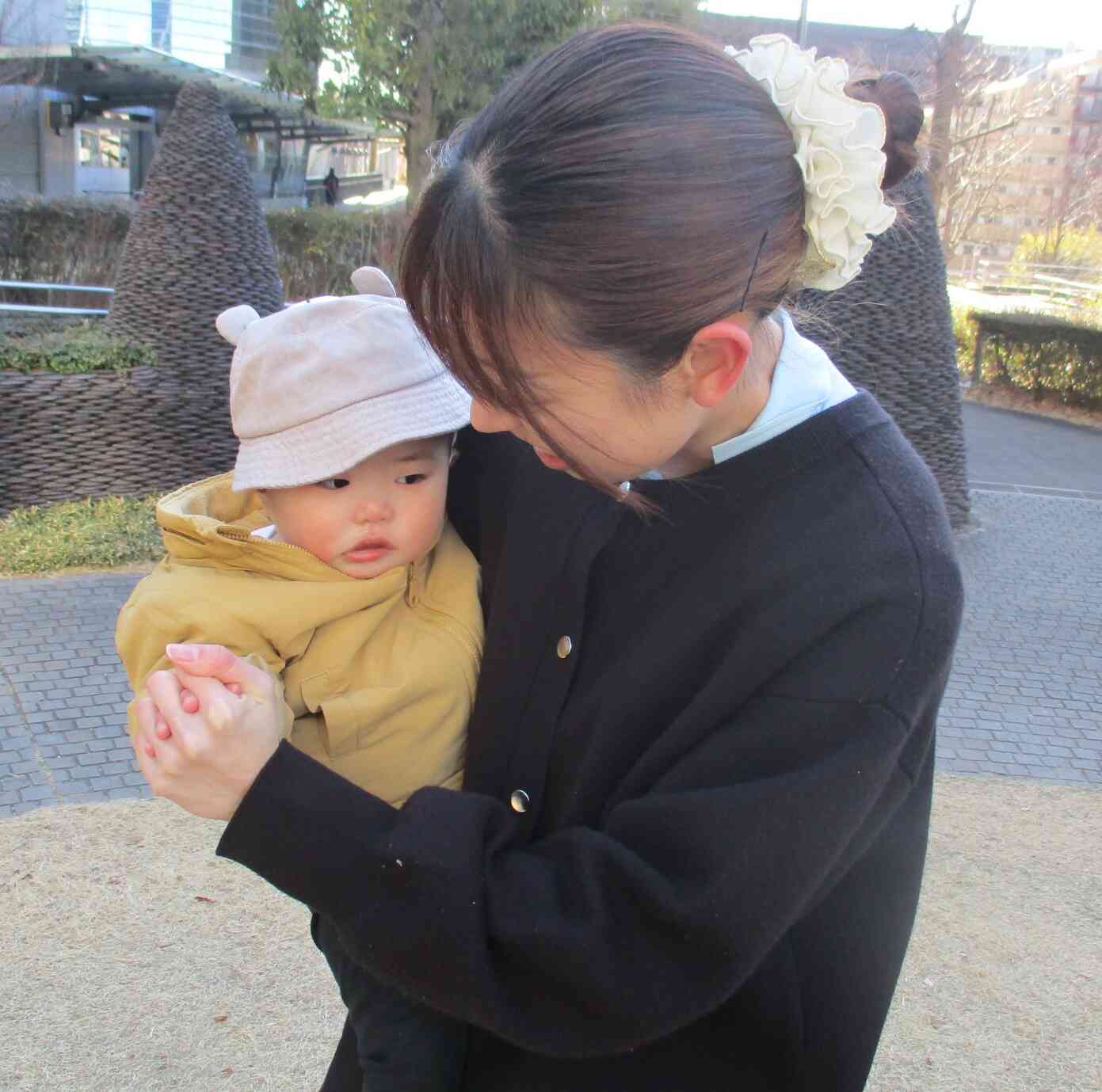 抱っこが落ち着きます☆　先生の抱っこが暖かくて一番心地いいな。