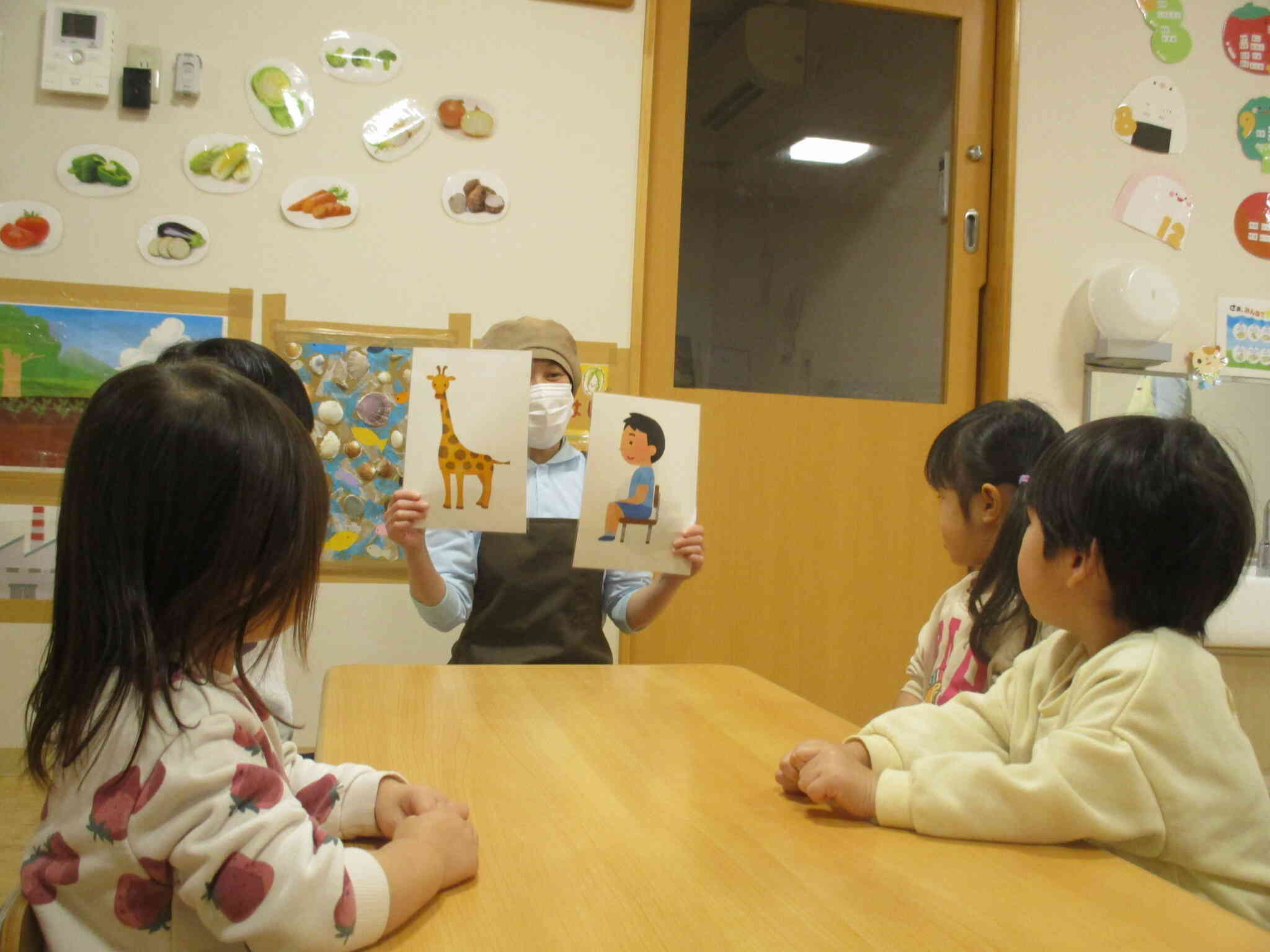 しっかり椅子に座る姿勢を教わりました。