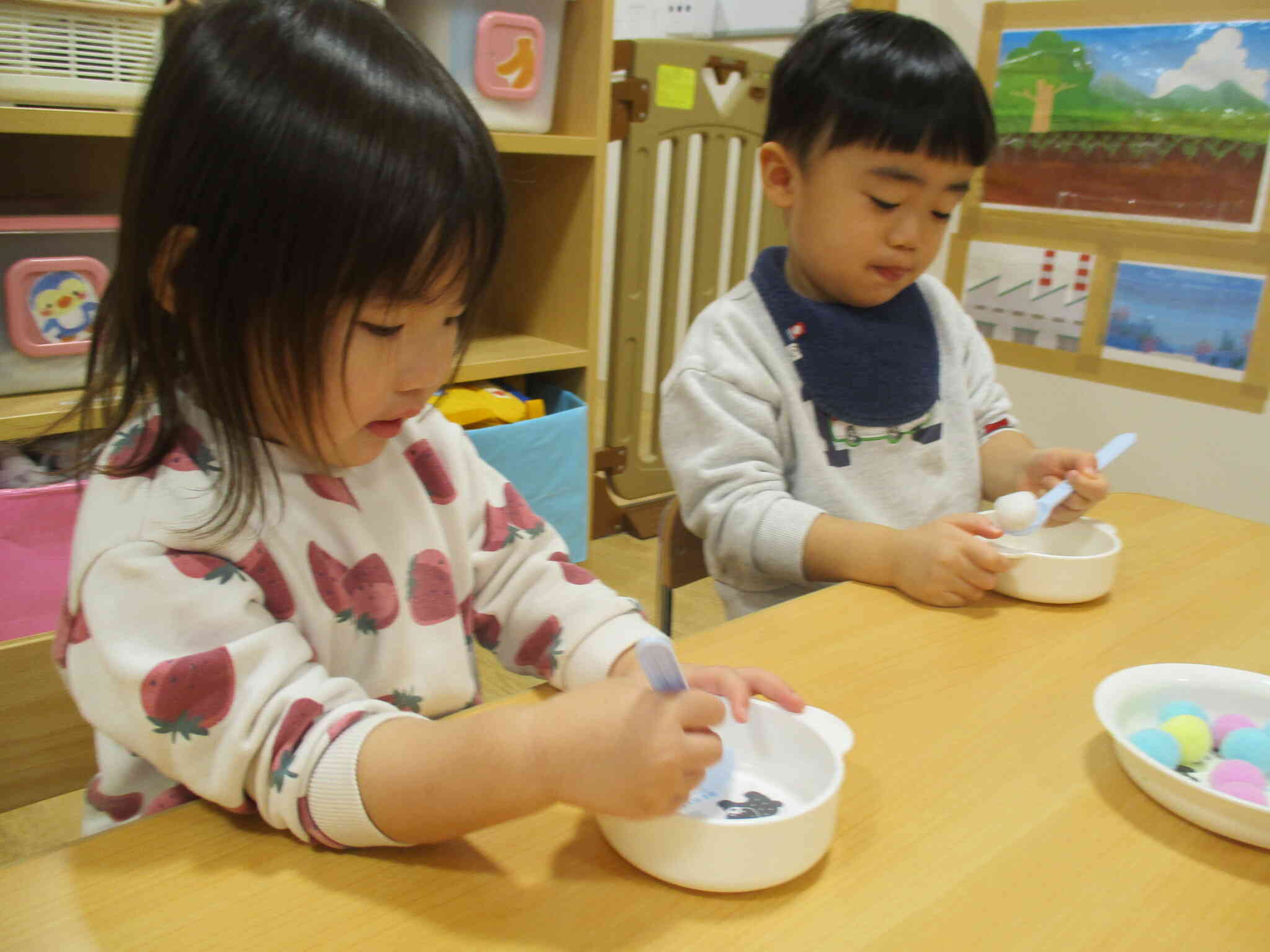 スプーンは手をバキューンに、、、