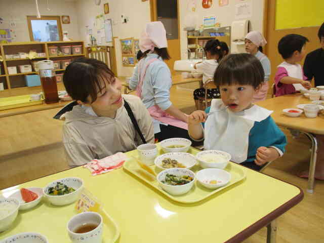 いつも食べている給食。上手に食べられるようになりました！！