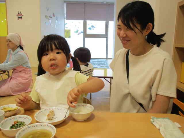 朝からお昼までの保育園生活を堪能していただきました！！