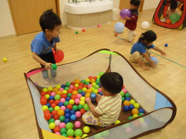 ボールプール遊び☆