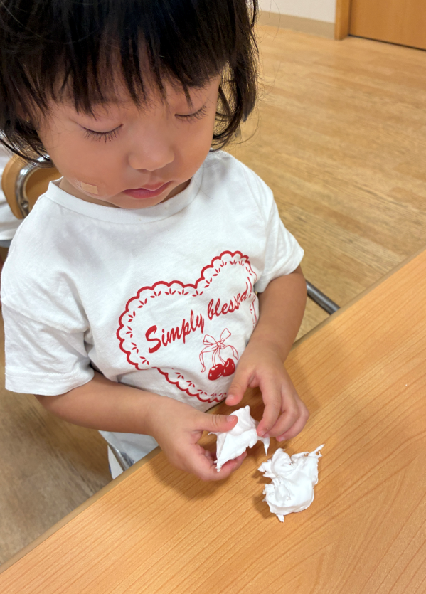 紙粘土でお団子を作りました！