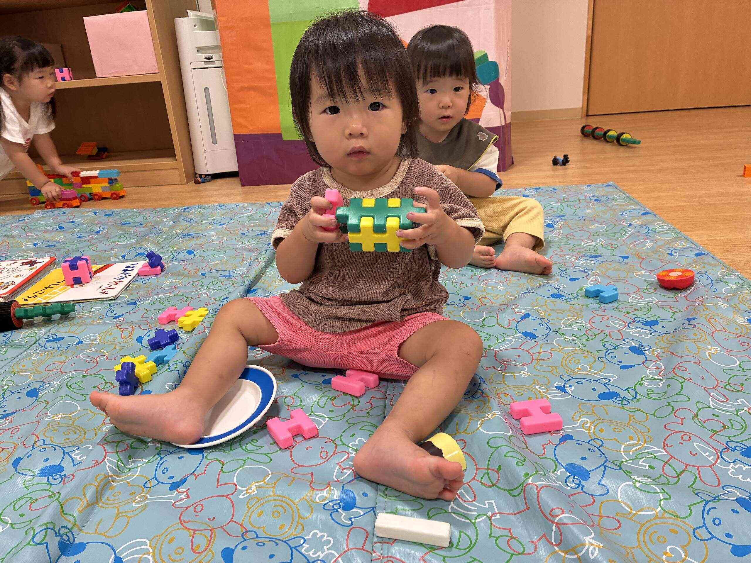 ブロックをはめるのは難しいね。