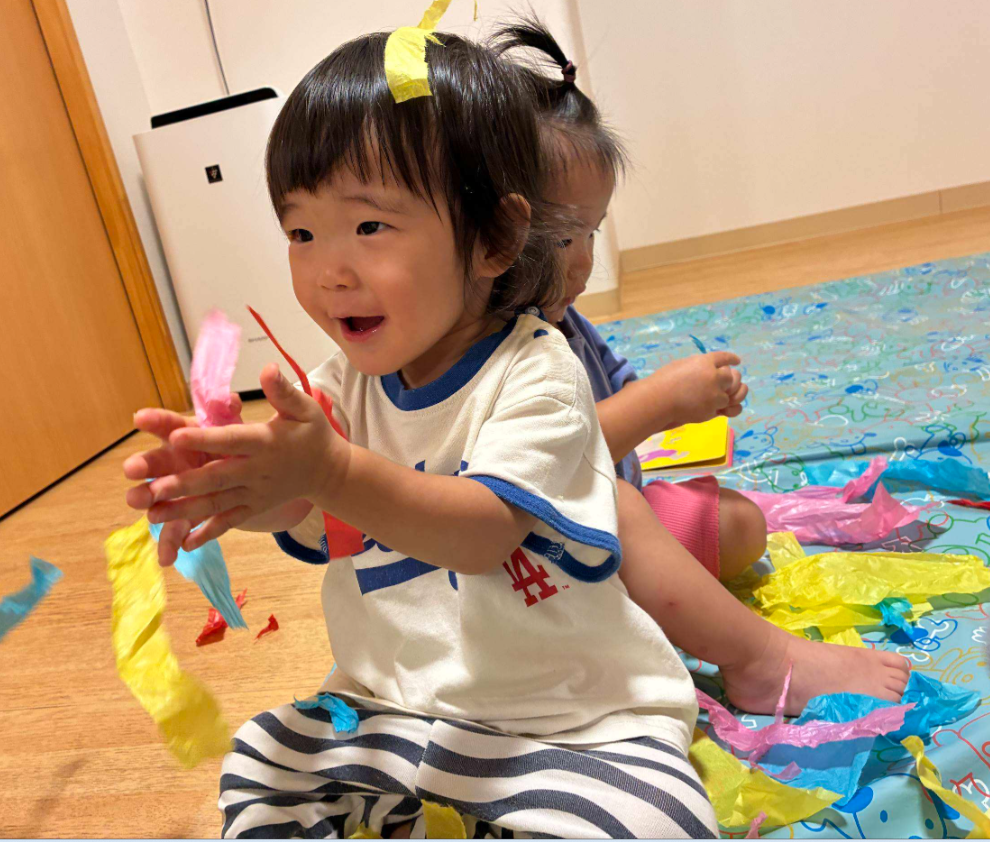 花紙を使って遊びました☆