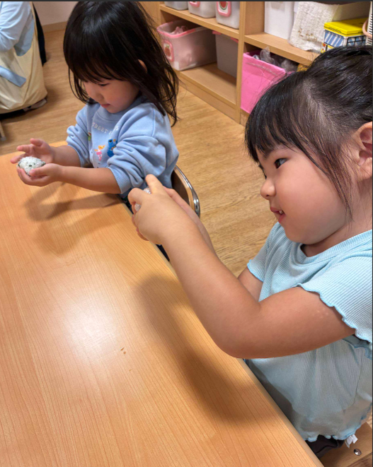 おにぎりを作りましょう！