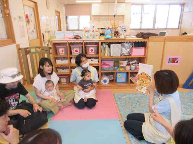 はじめての保育参観(０歳児　ひよこ組)