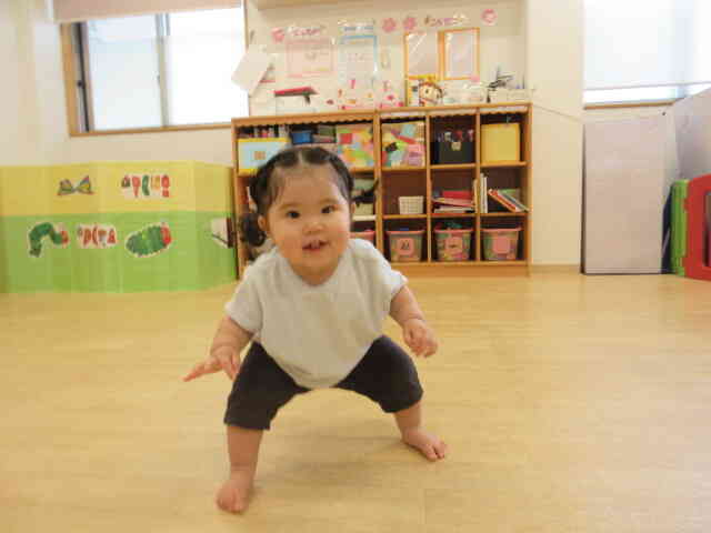 立っちができた！　歩くから見ててね！！