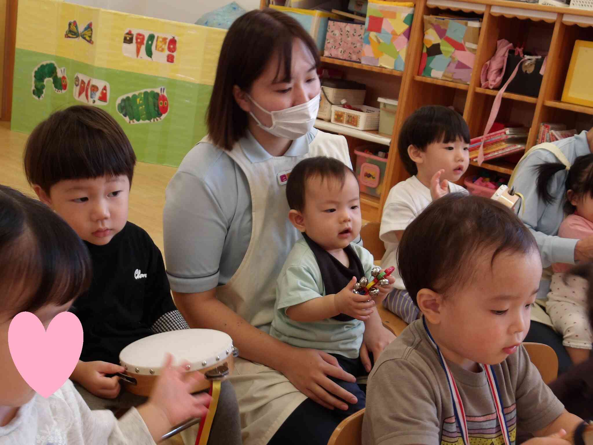 おもちゃの兵隊やぶた、フランス人形がでてきたよ。みんな注目して見てましたよ。