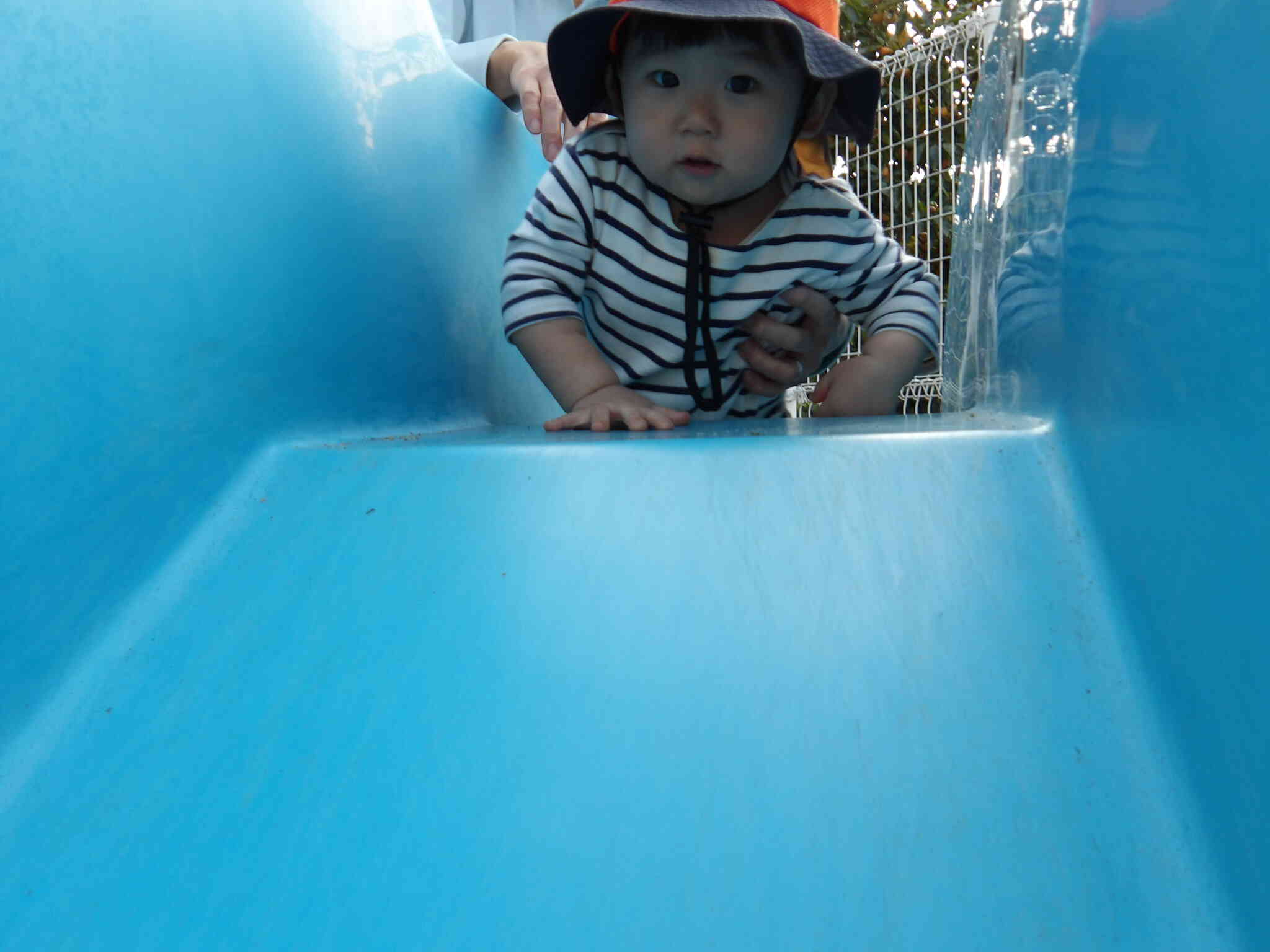 ステップをどんどん登って遊べるようになったよ。滑り台が楽しいね。