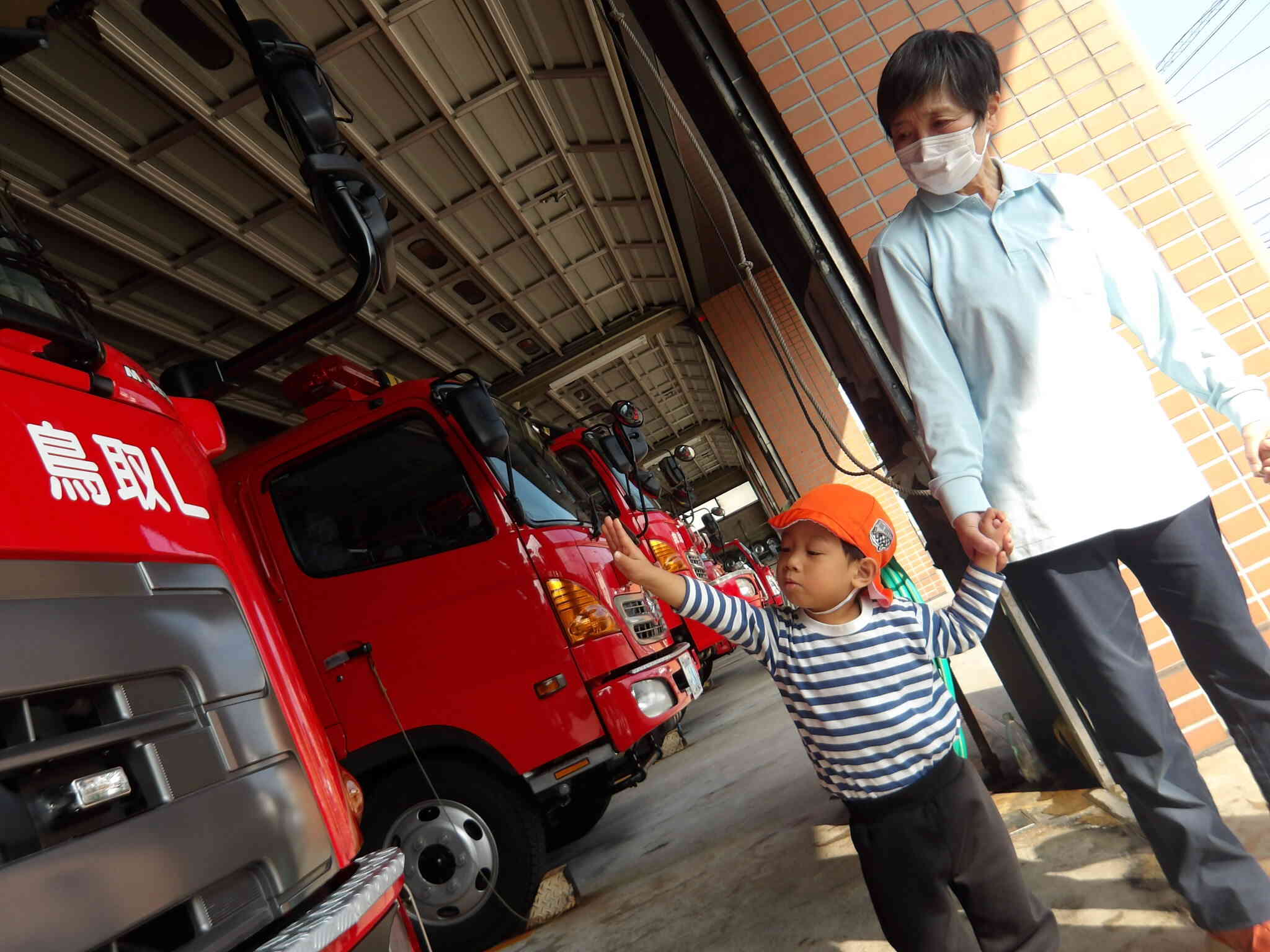 消防署まで散歩に行きました♪（全クラス）