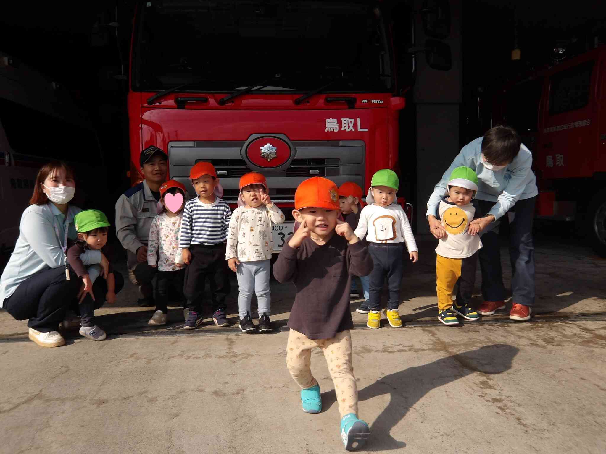 うさぎ組・あひる組で記念写真を撮りました♪