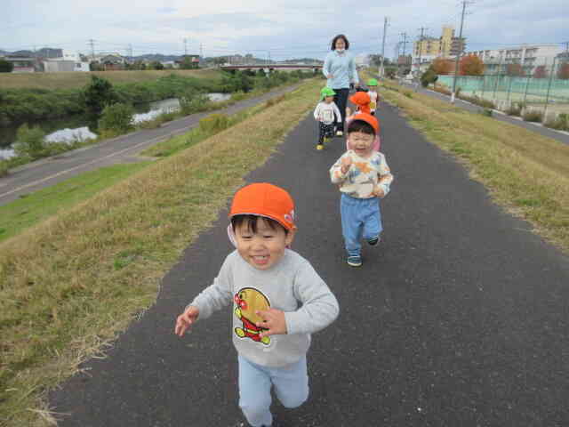 土手散歩に行きました！