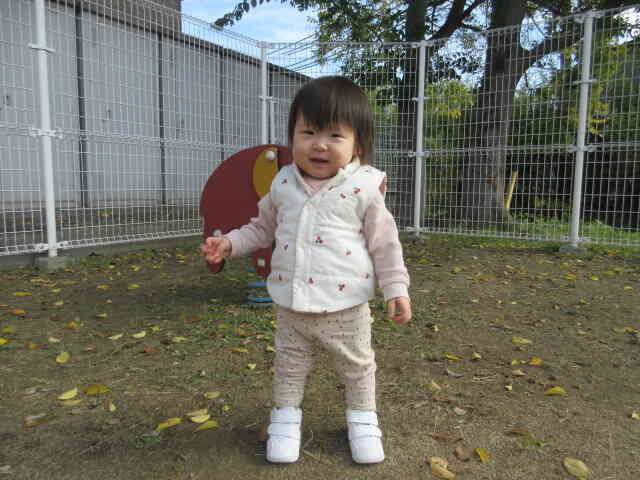 お外が嬉しくて、パチパチ手をたたいて見せてくれたMちゃんでした