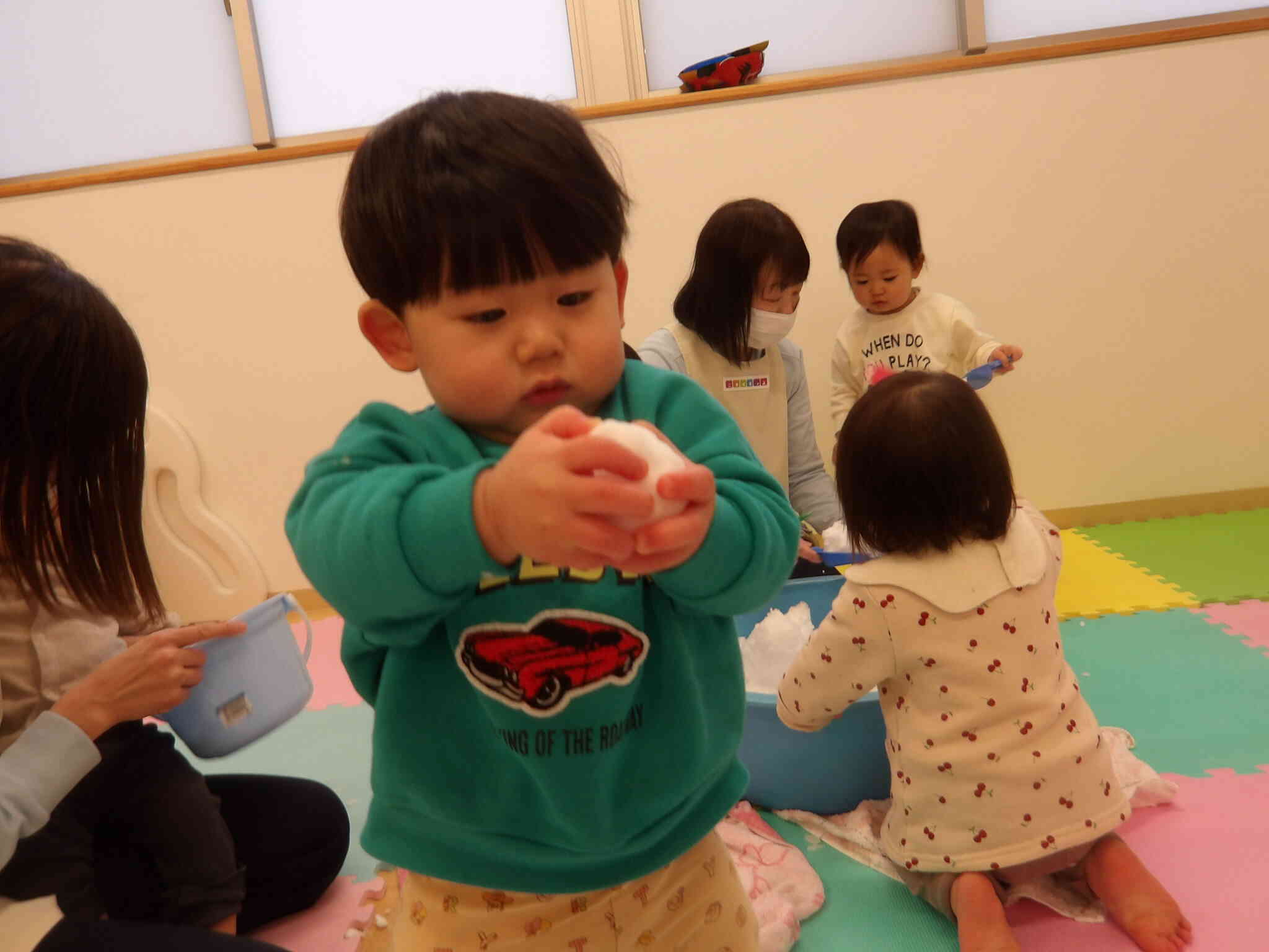 雪だま、じゅって握ったら面白かったよ！