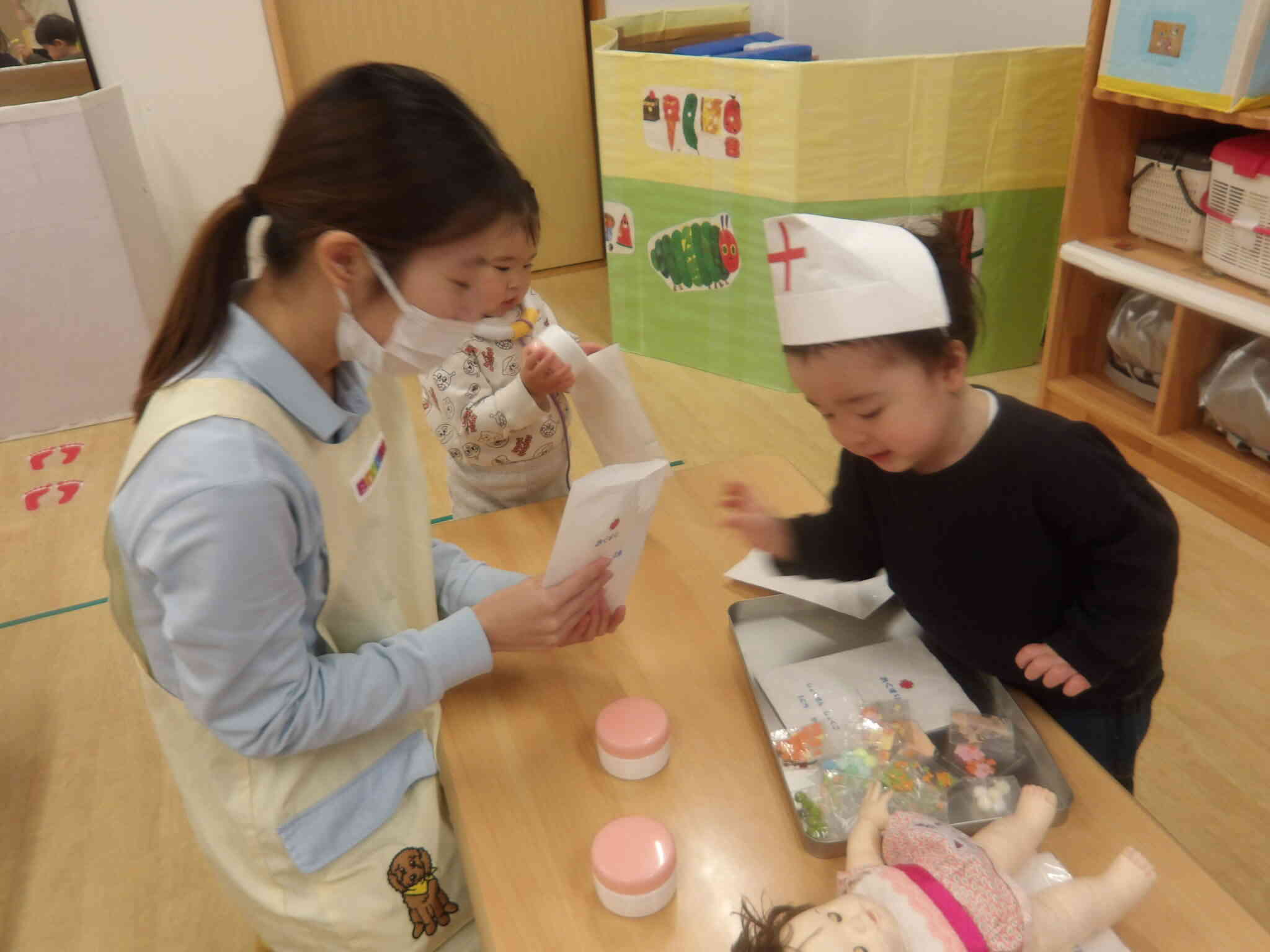 「これ飲んでください、おだいじにー」と声をかけるＳくん。対応ばっちりですね。