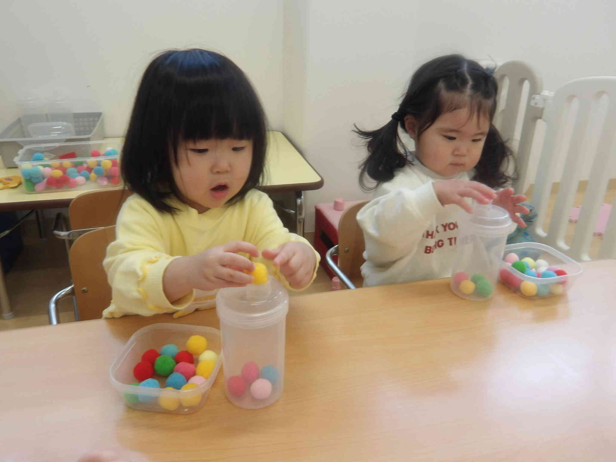 指先に集中のＫちゃんとＴちゃん