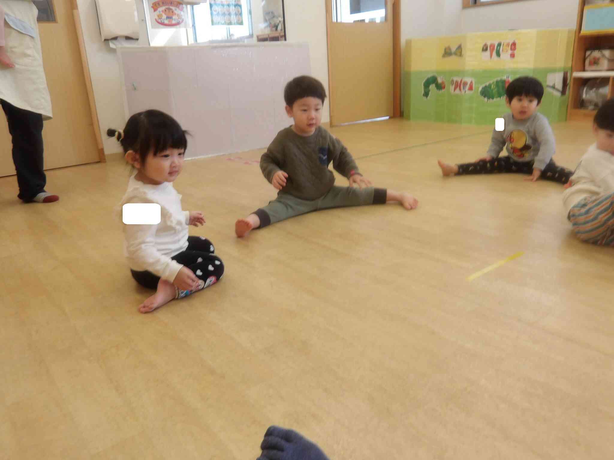 ボールがくるよ。　上手にキャッチできるかな？