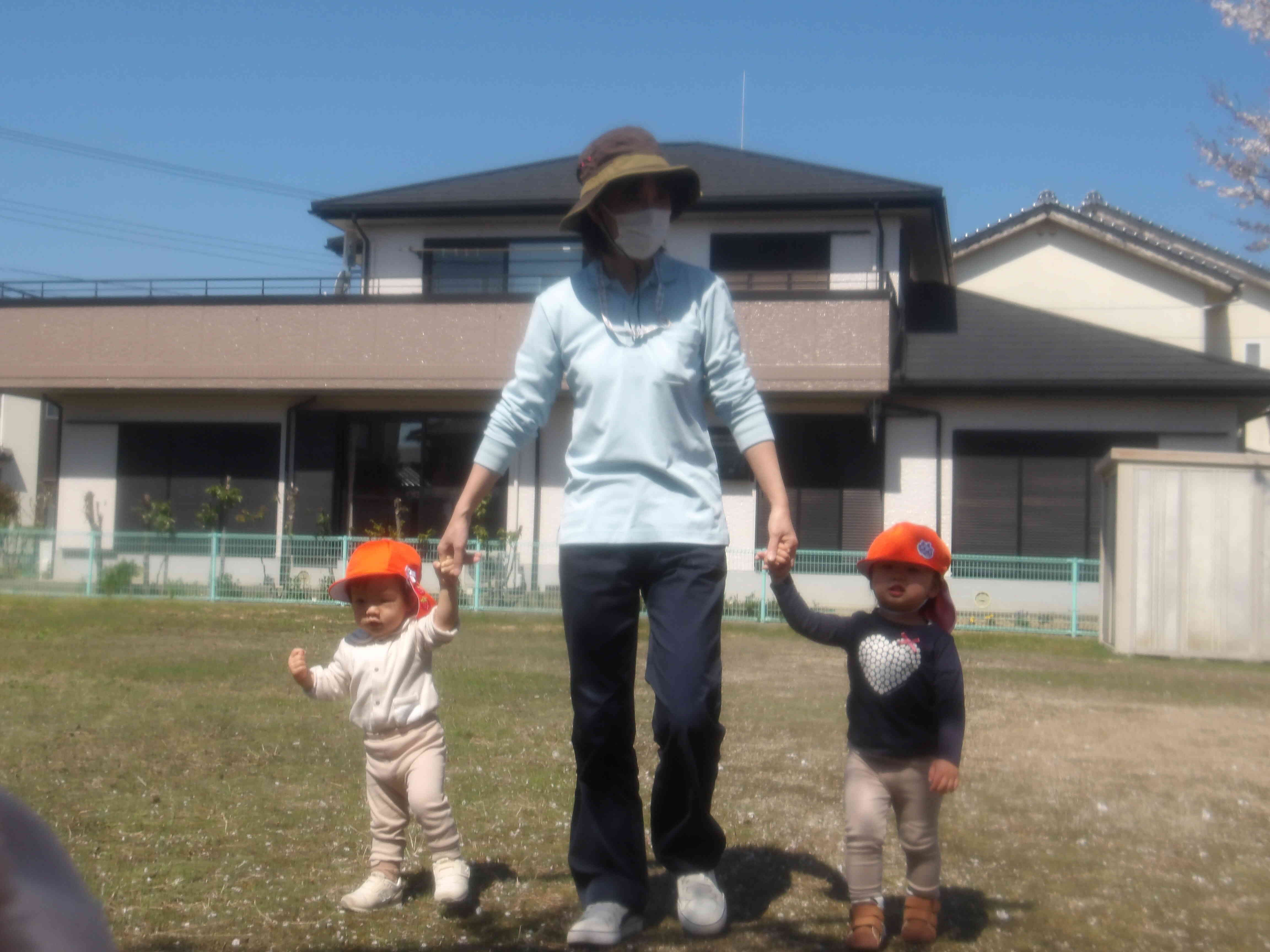 いっちにいっちに、いっちにの散歩♪