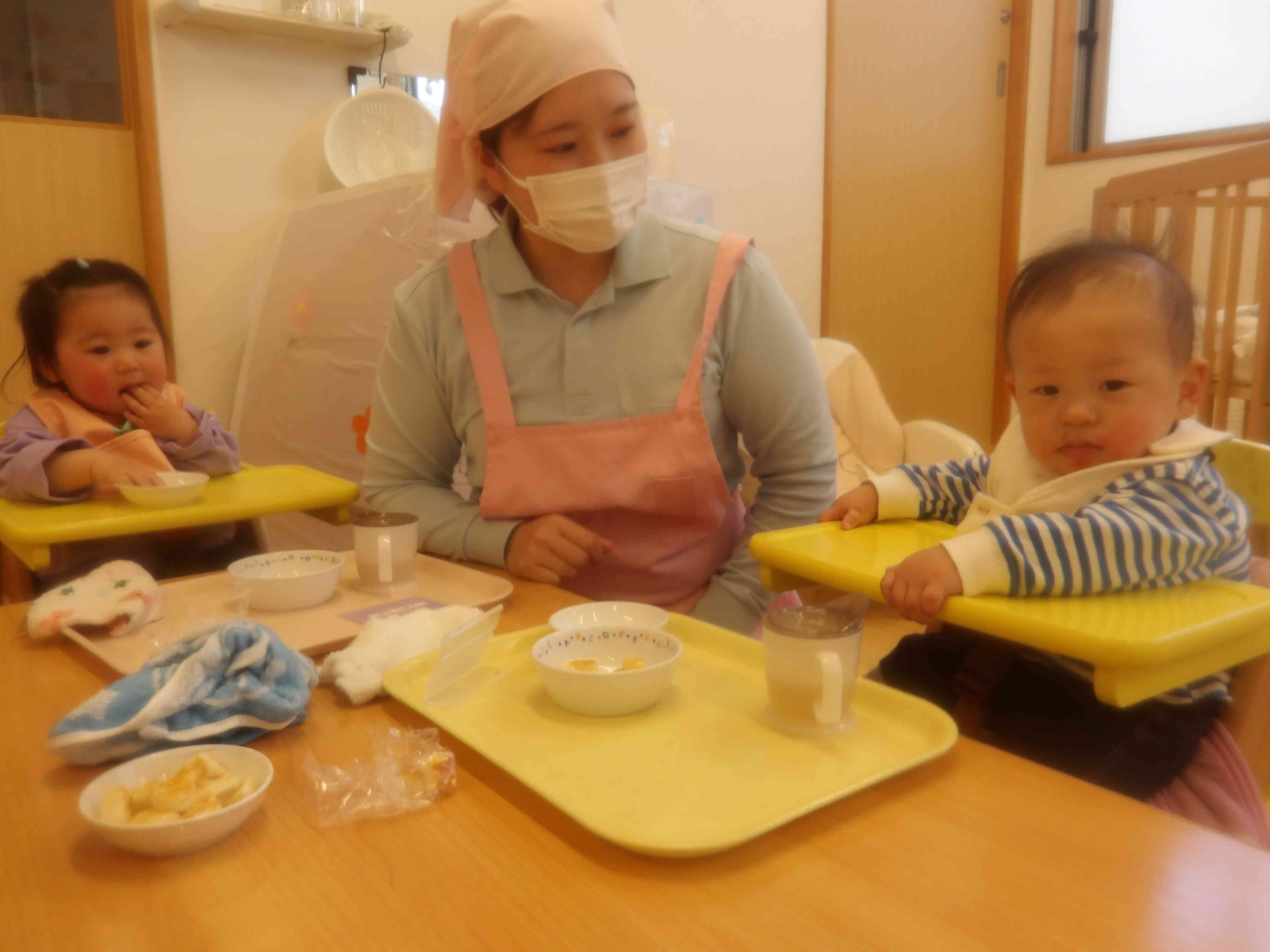 お友だちと食べるの楽しいね