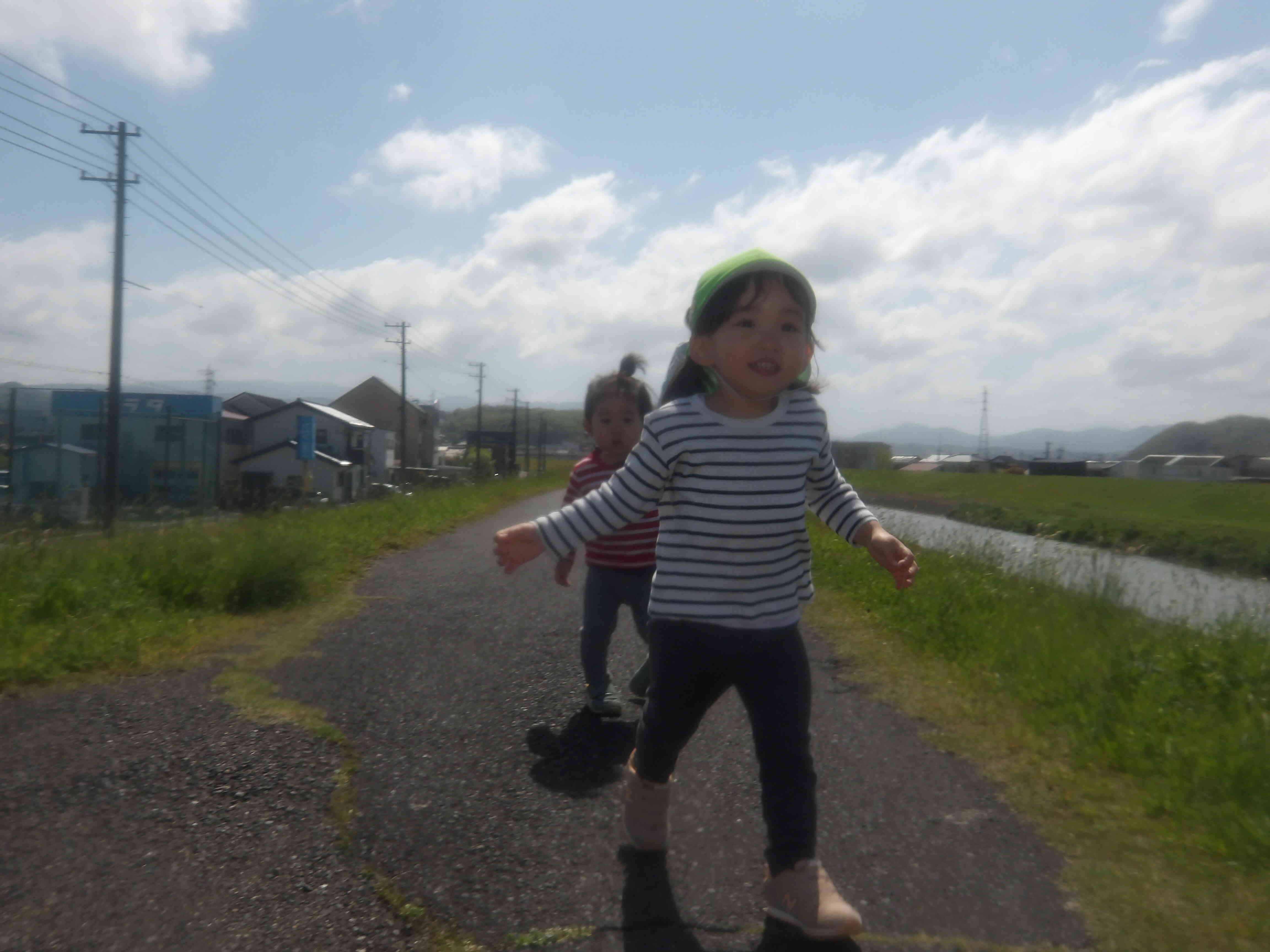 土手沿いでよーいドン！