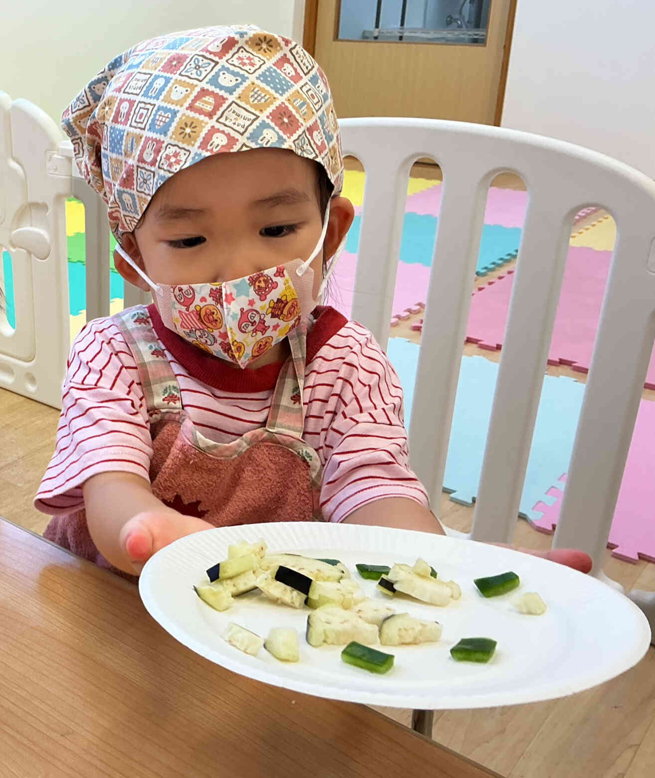 上手にお野菜ちぎったよ
