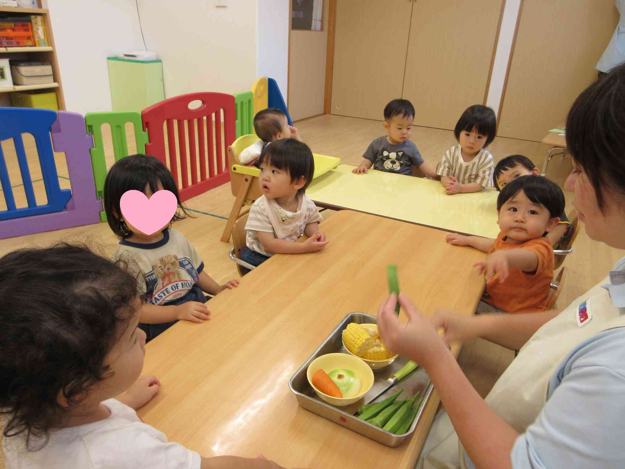 食育活動～野菜を使ってスタンプ遊びをしたよ～