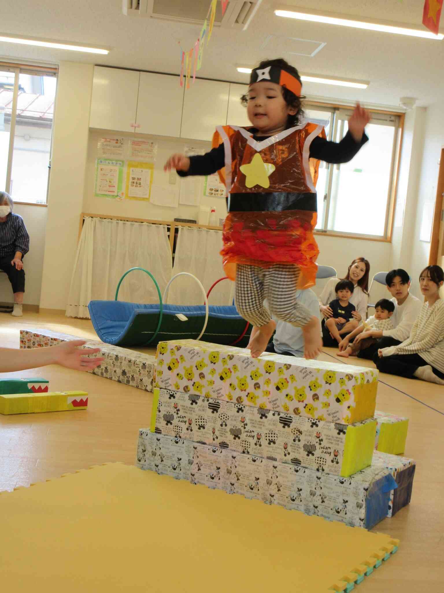 「ジャーンプ！」と言いながら思いきり飛んだRちゃん。