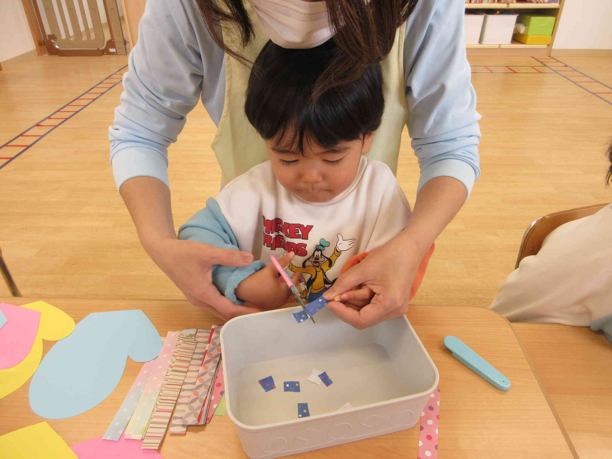 はさみにチャレンジ！