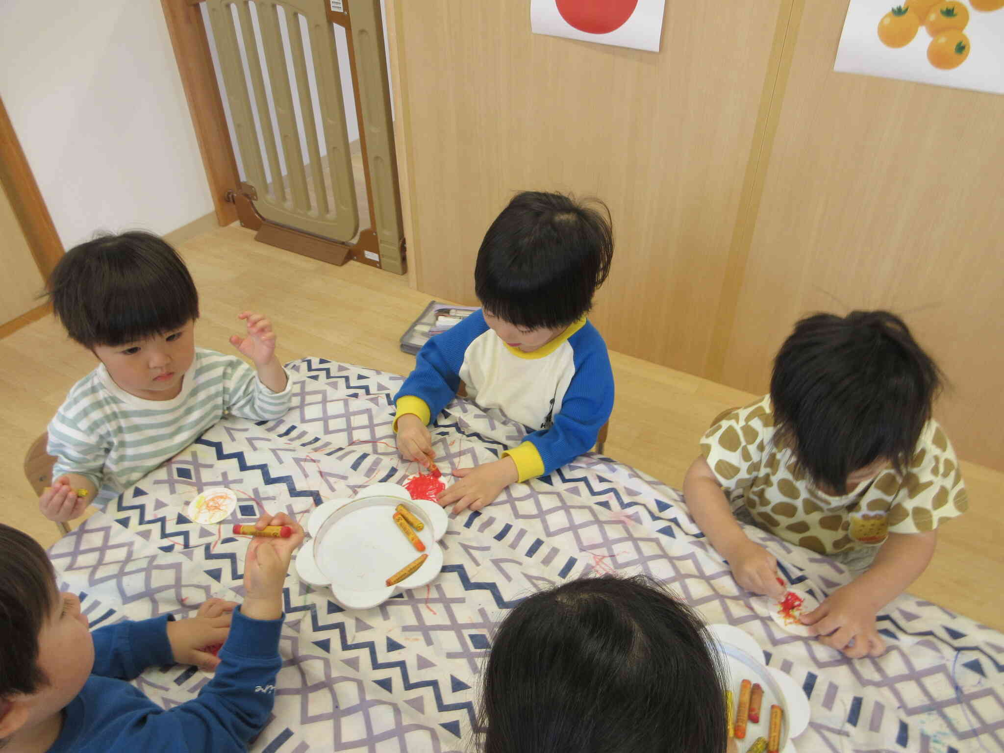 苗のプレートづくりをしました！（2歳児うさぎ組）