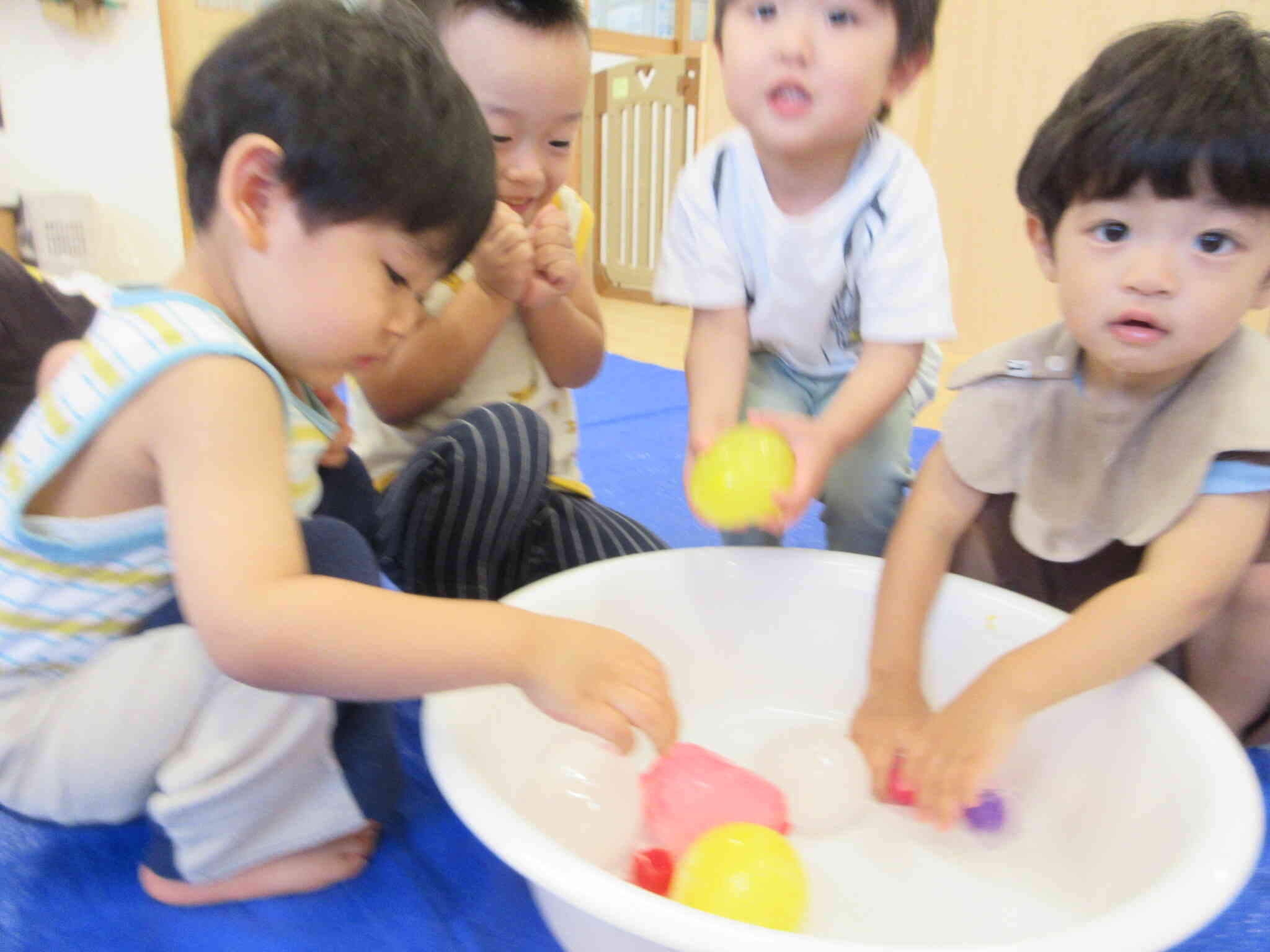 水風船の氷だ！おっきいー