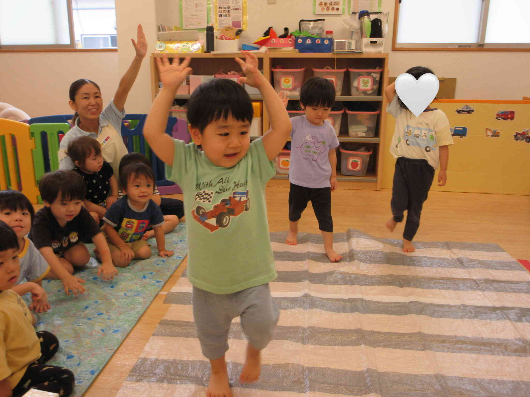 上手に手をあげて渡ることができました