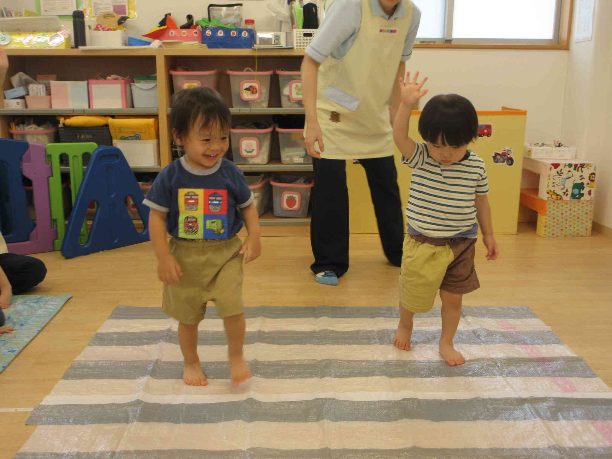 あひる組さんも頑張って渡りました