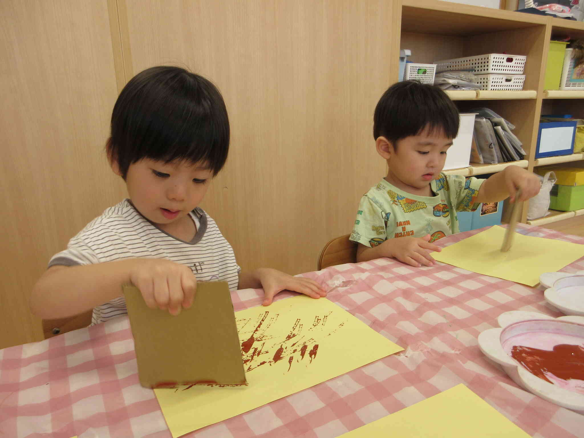 壁面製作をしました！（2歳児うさぎ組）
