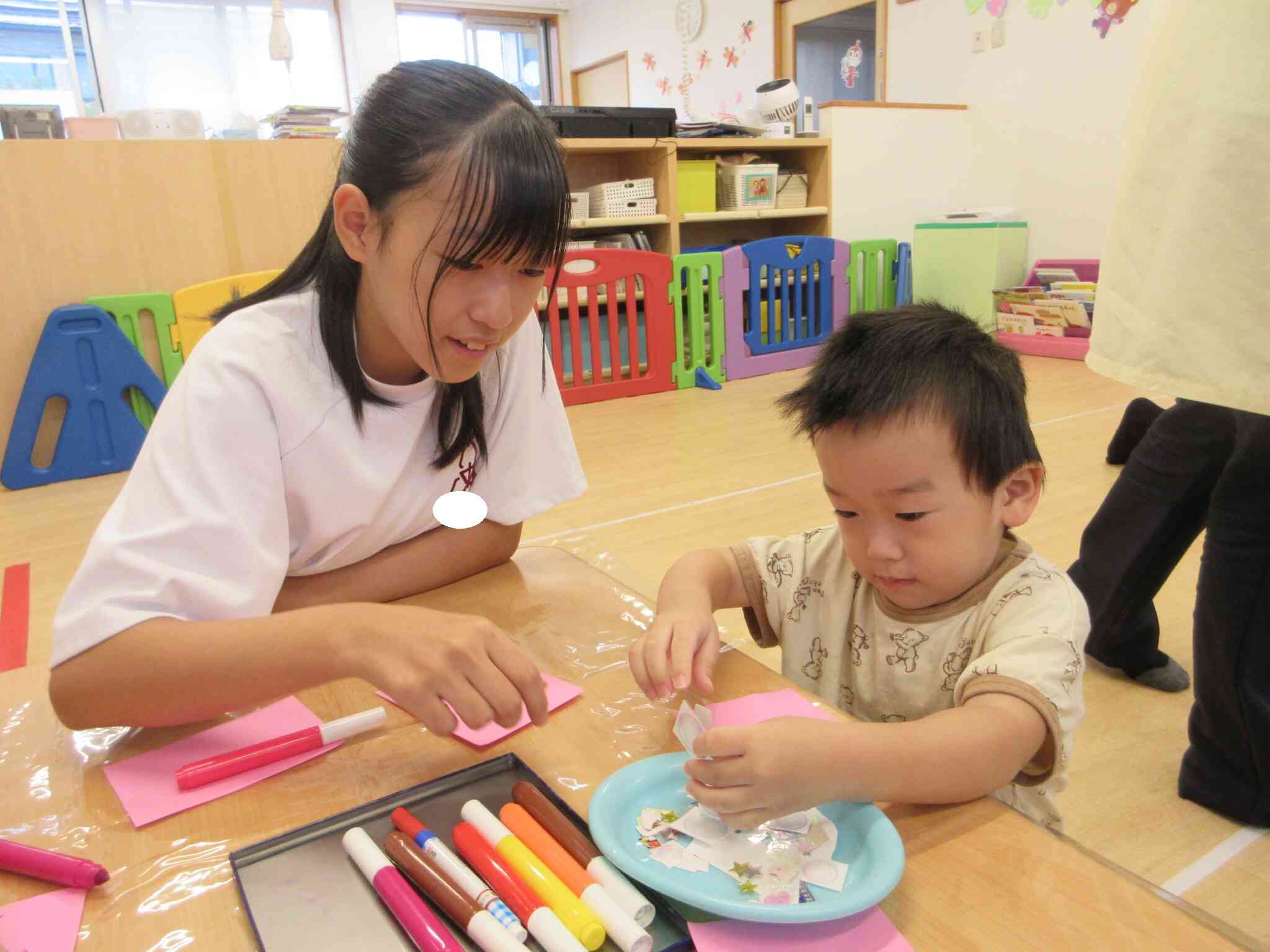 「どのシールにする?」「これがいいな」と会話が弾んでいましたよ。