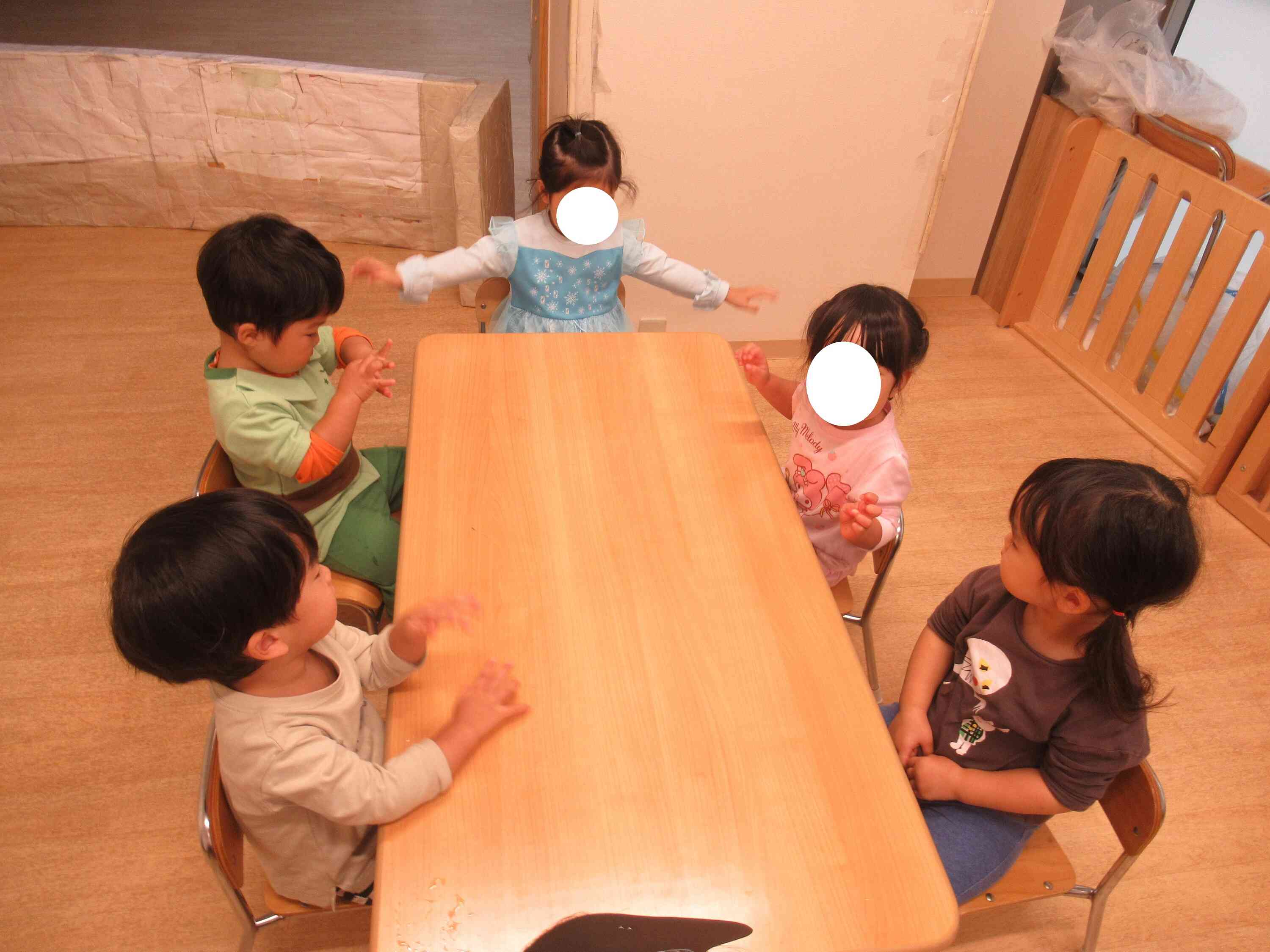 エルサ、ピーターパン、魔法使いになりました！