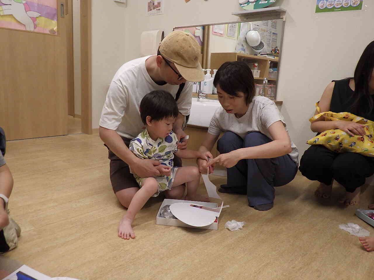 推しうちわ、どっちの写真がいいかな？