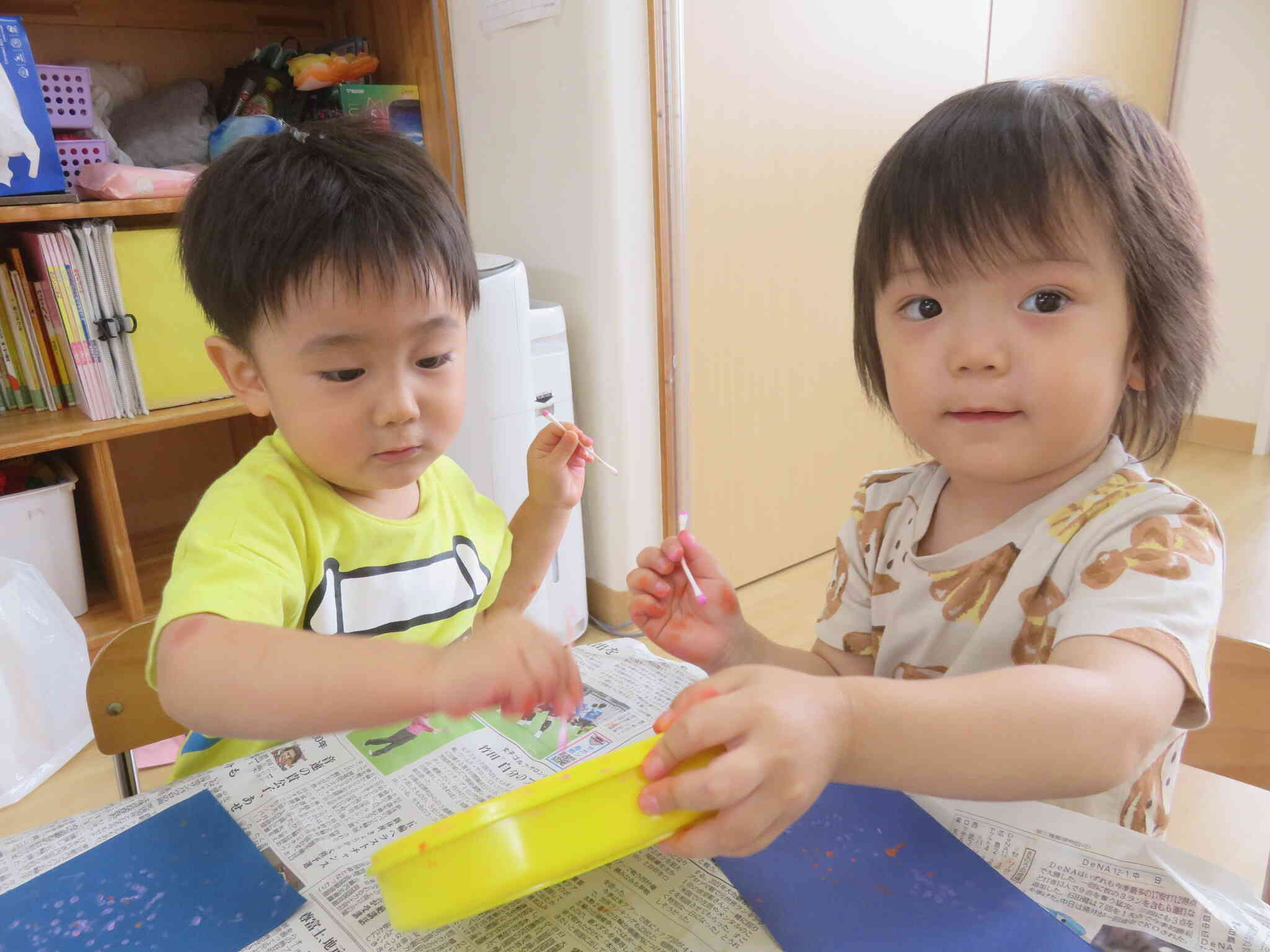 製作の様子～2歳児～