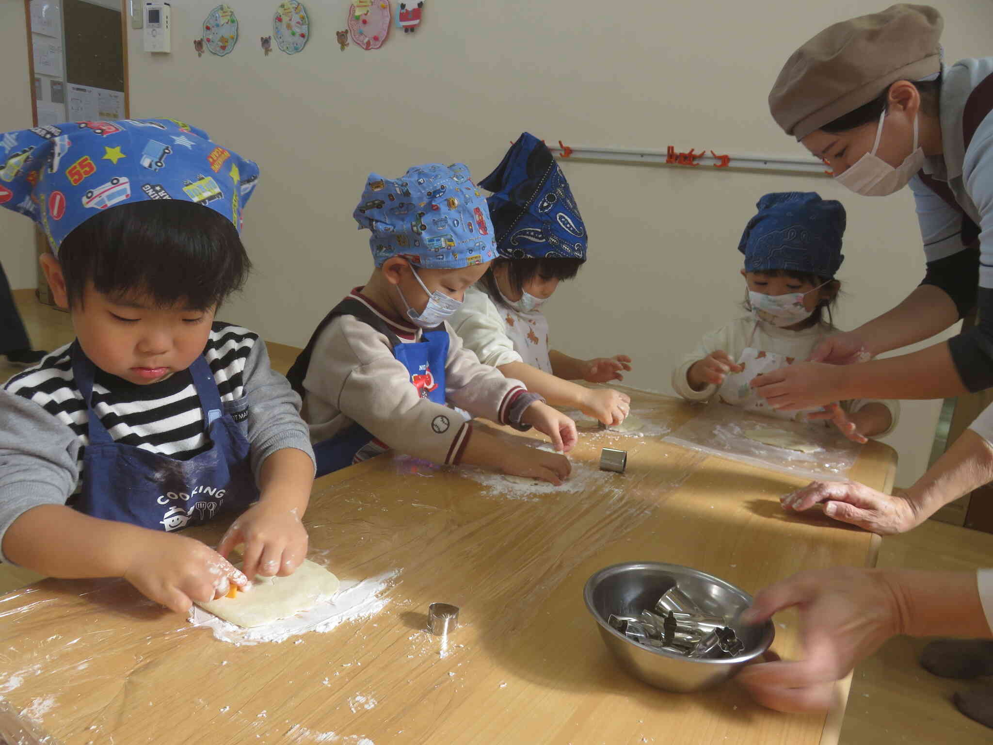 食育【うどん作り】～1・2歳児～