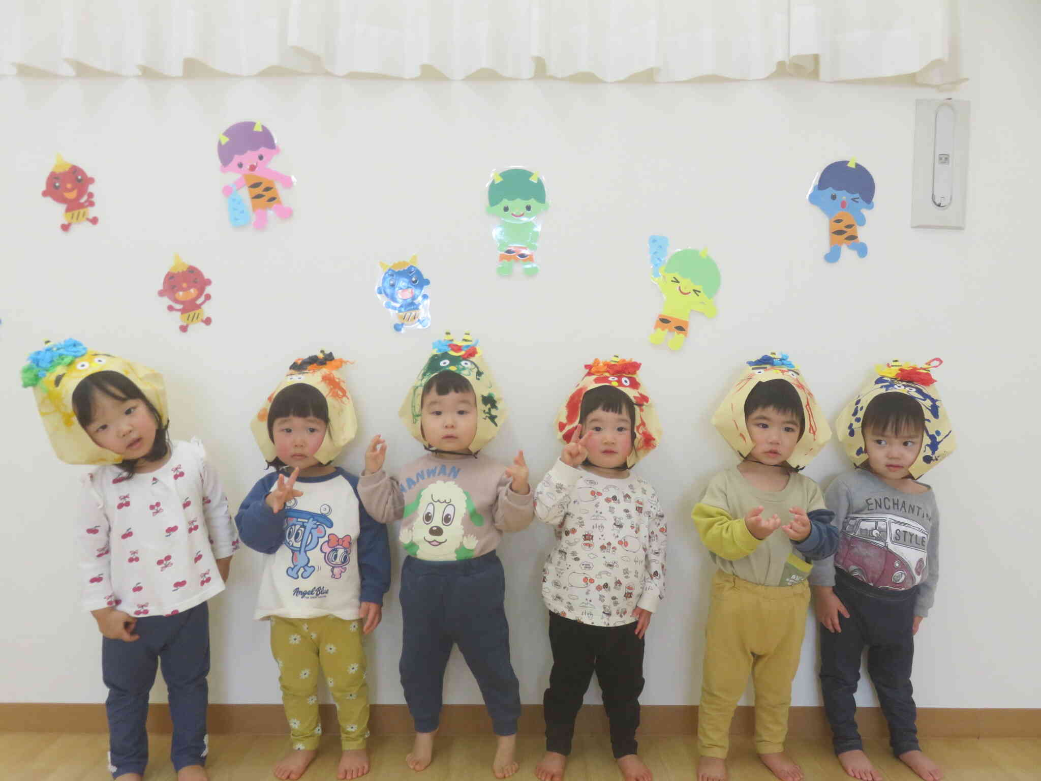 手作りの鬼のお面で節分会をしました☆