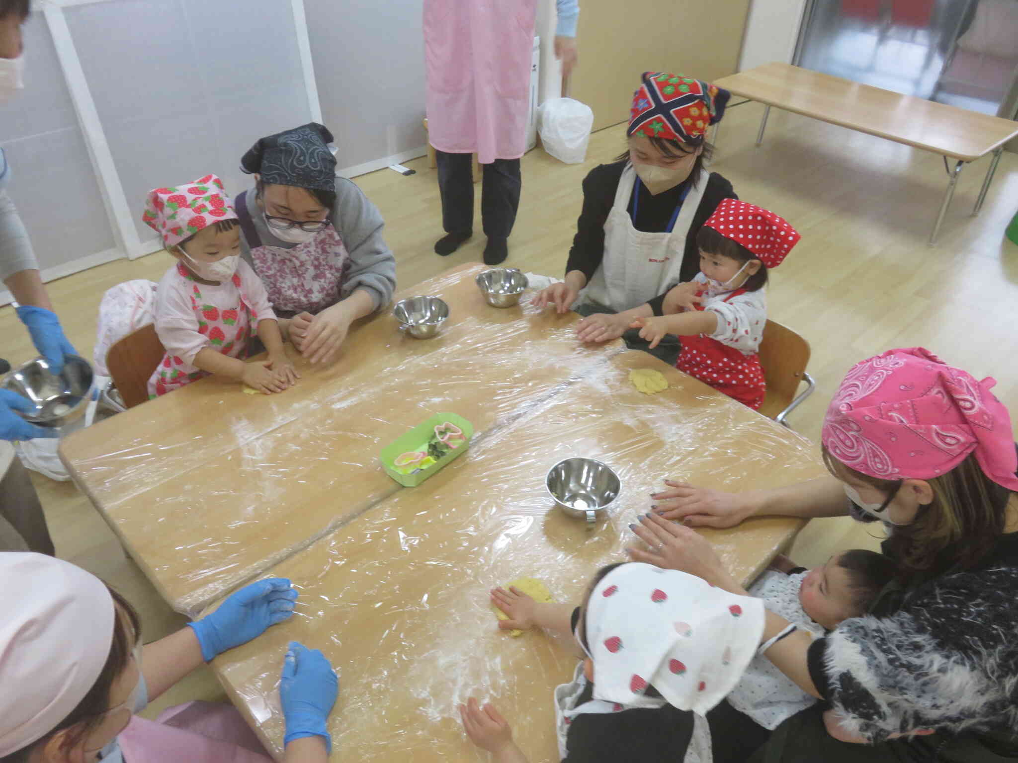 保育参加【親子でバレンタインクッキー作り】～1歳児～